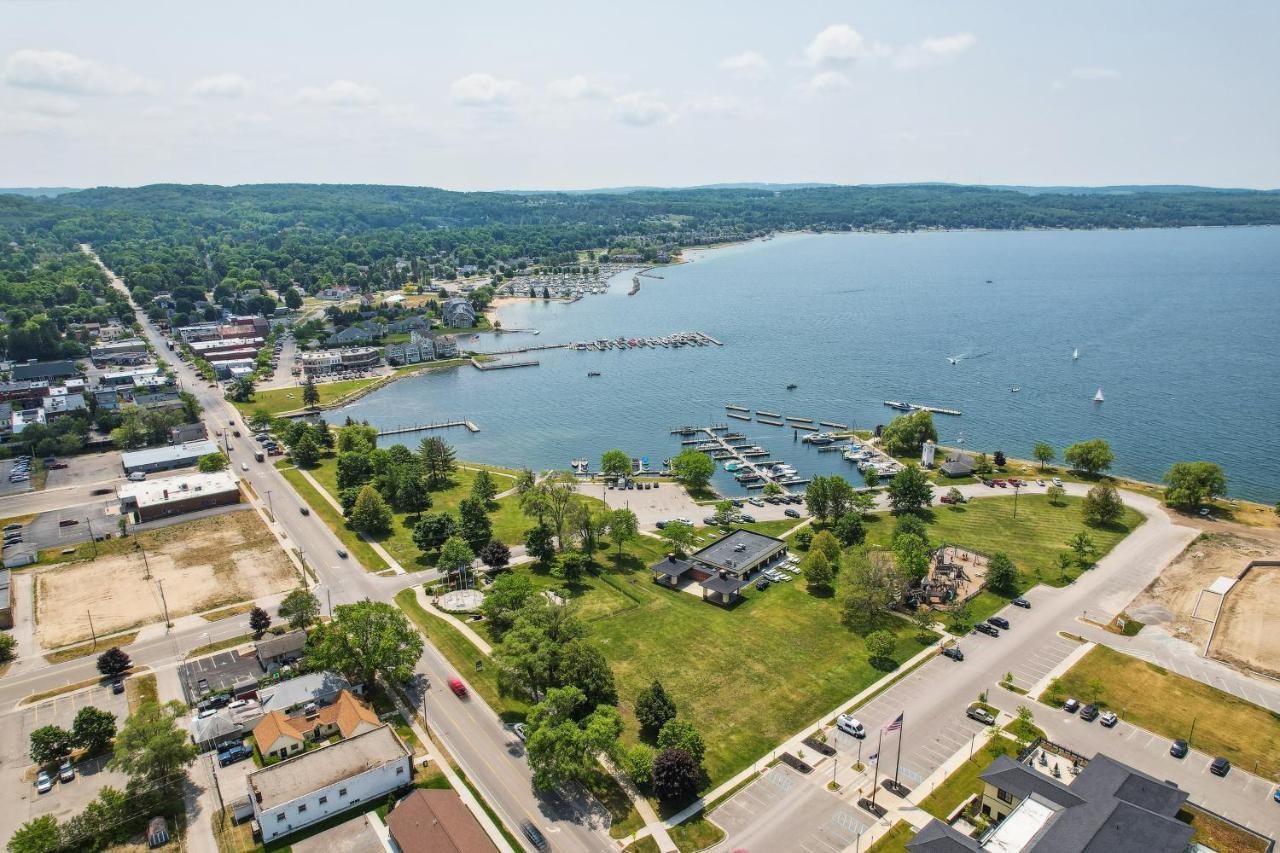 Boyne City Cottage Walk To Downtown And Lake! Extérieur photo