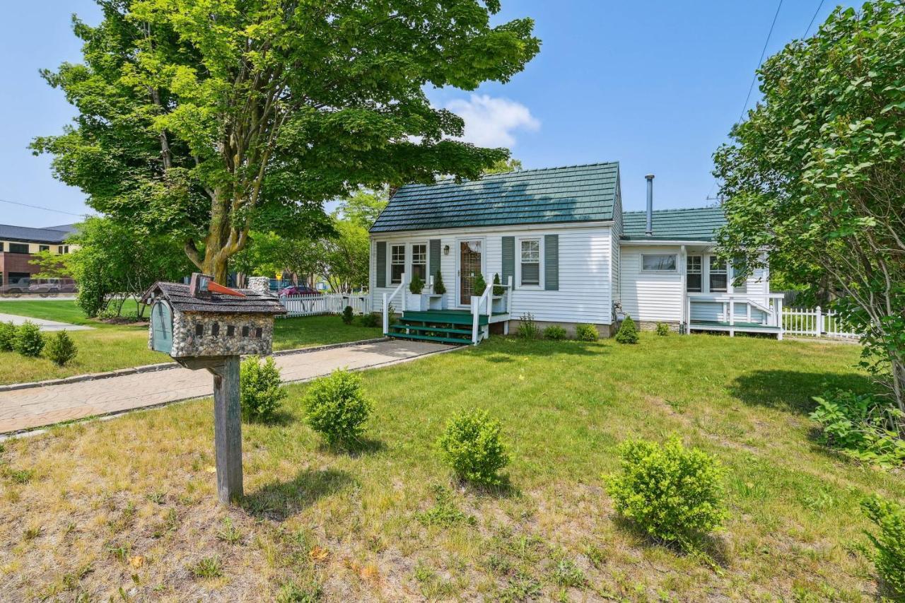 Boyne City Cottage Walk To Downtown And Lake! Extérieur photo
