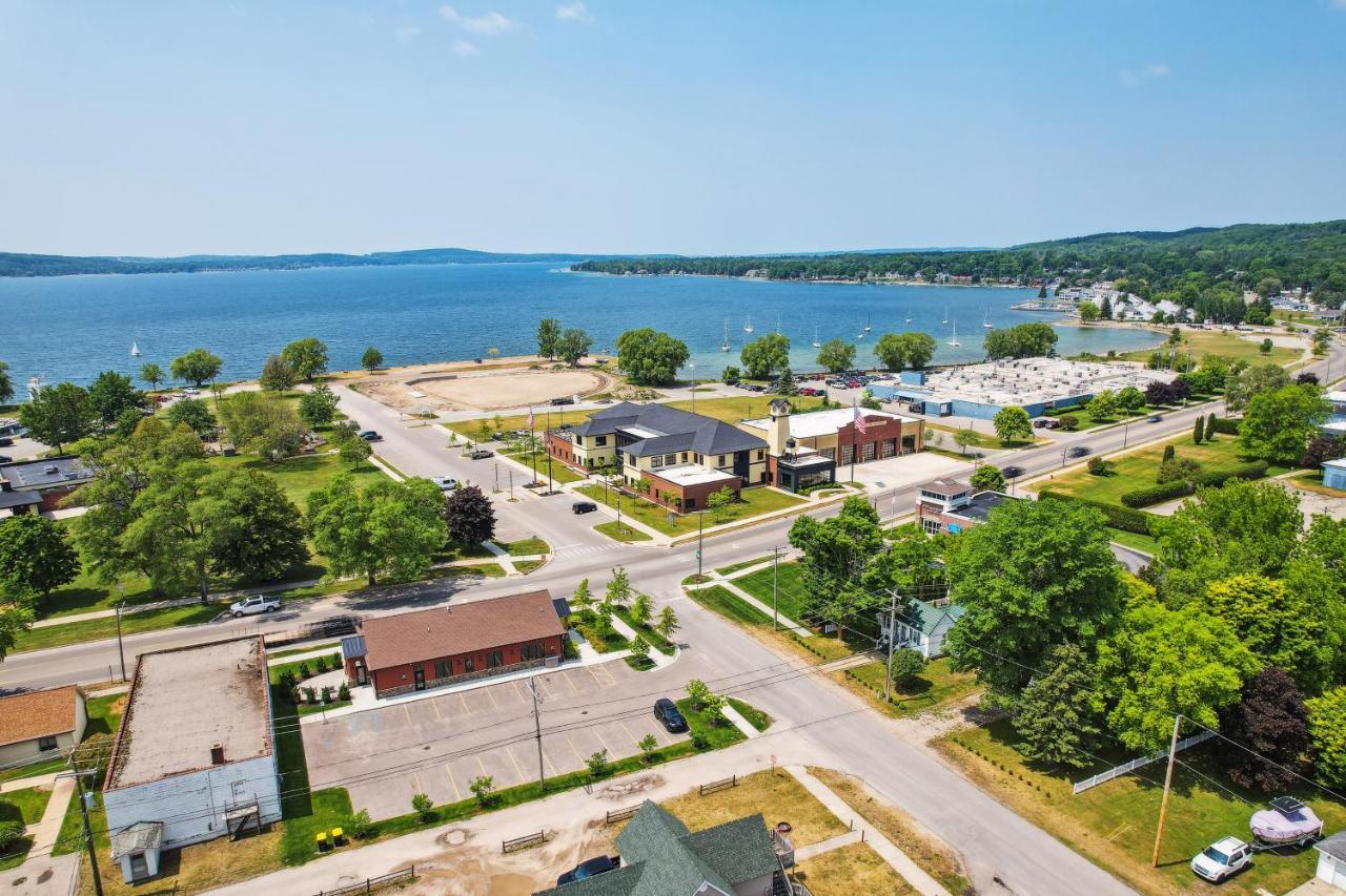 Boyne City Cottage Walk To Downtown And Lake! Extérieur photo